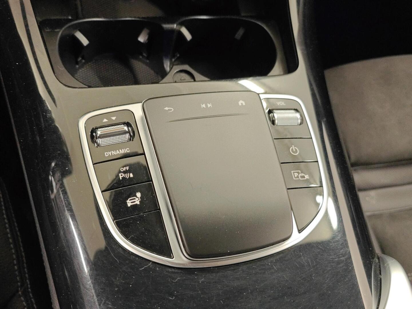 MERCEDES-BENZ EQC 2021