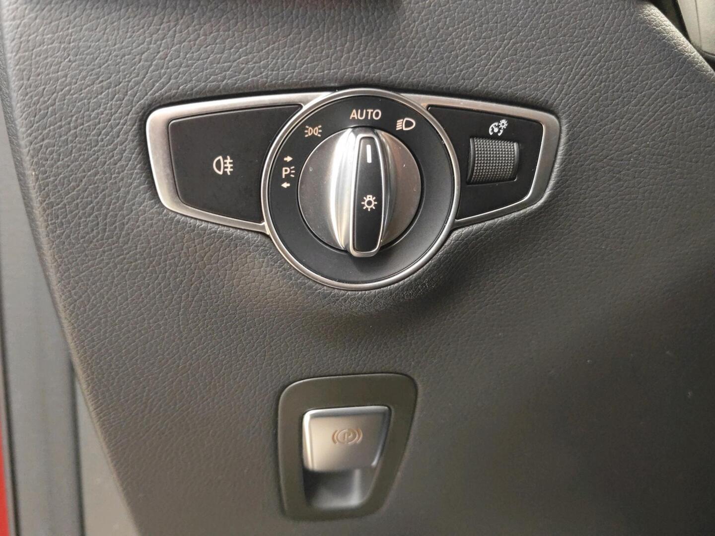 MERCEDES-BENZ EQC 2021