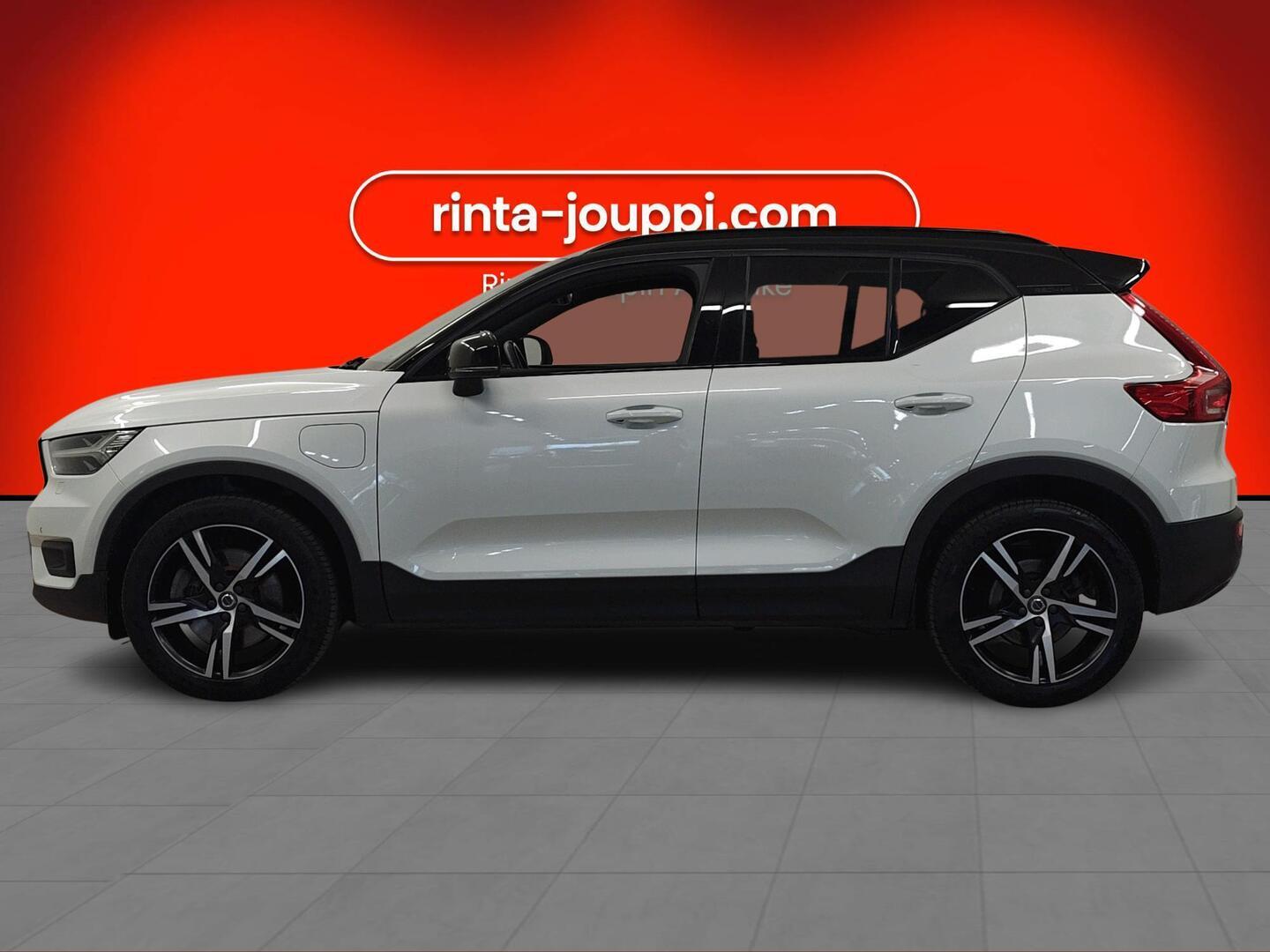 VOLVO XC40 2020