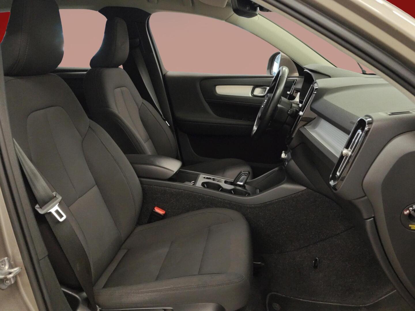 VOLVO XC40 2021