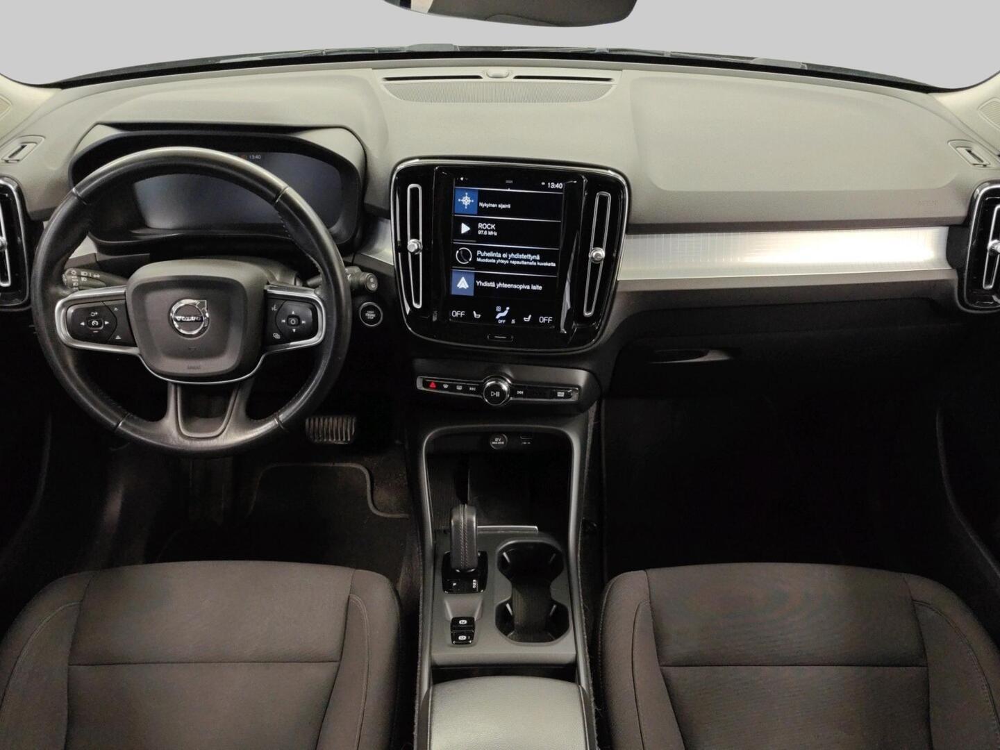 VOLVO XC40 2021
