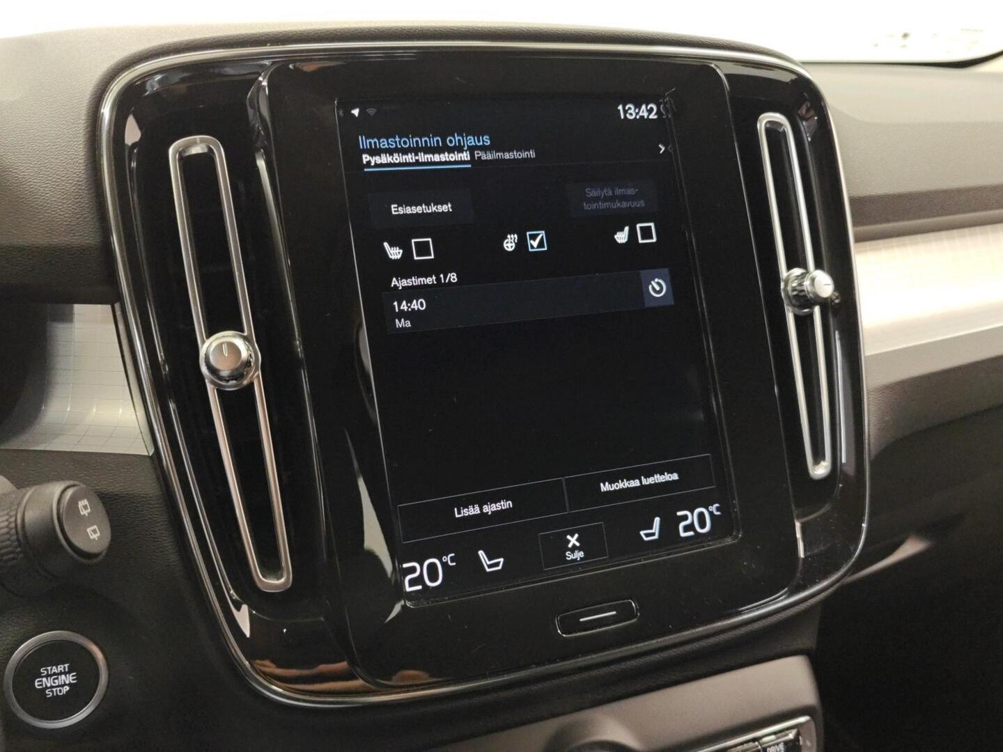 VOLVO XC40 2021