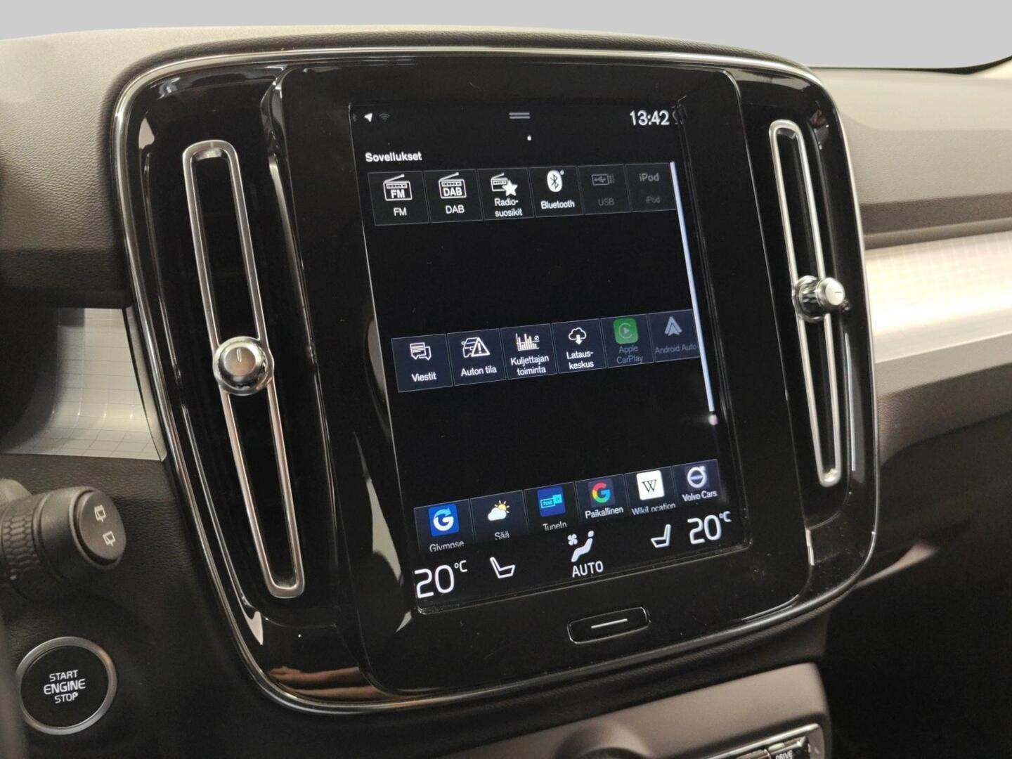 VOLVO XC40 2021
