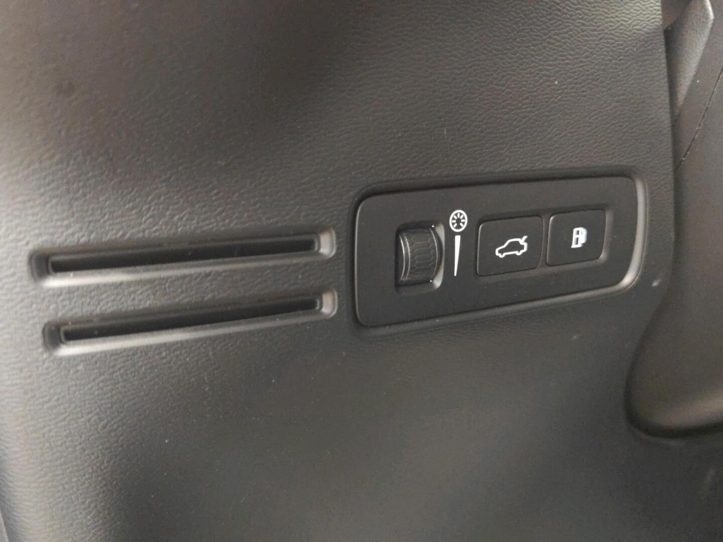 VOLVO XC40 2021