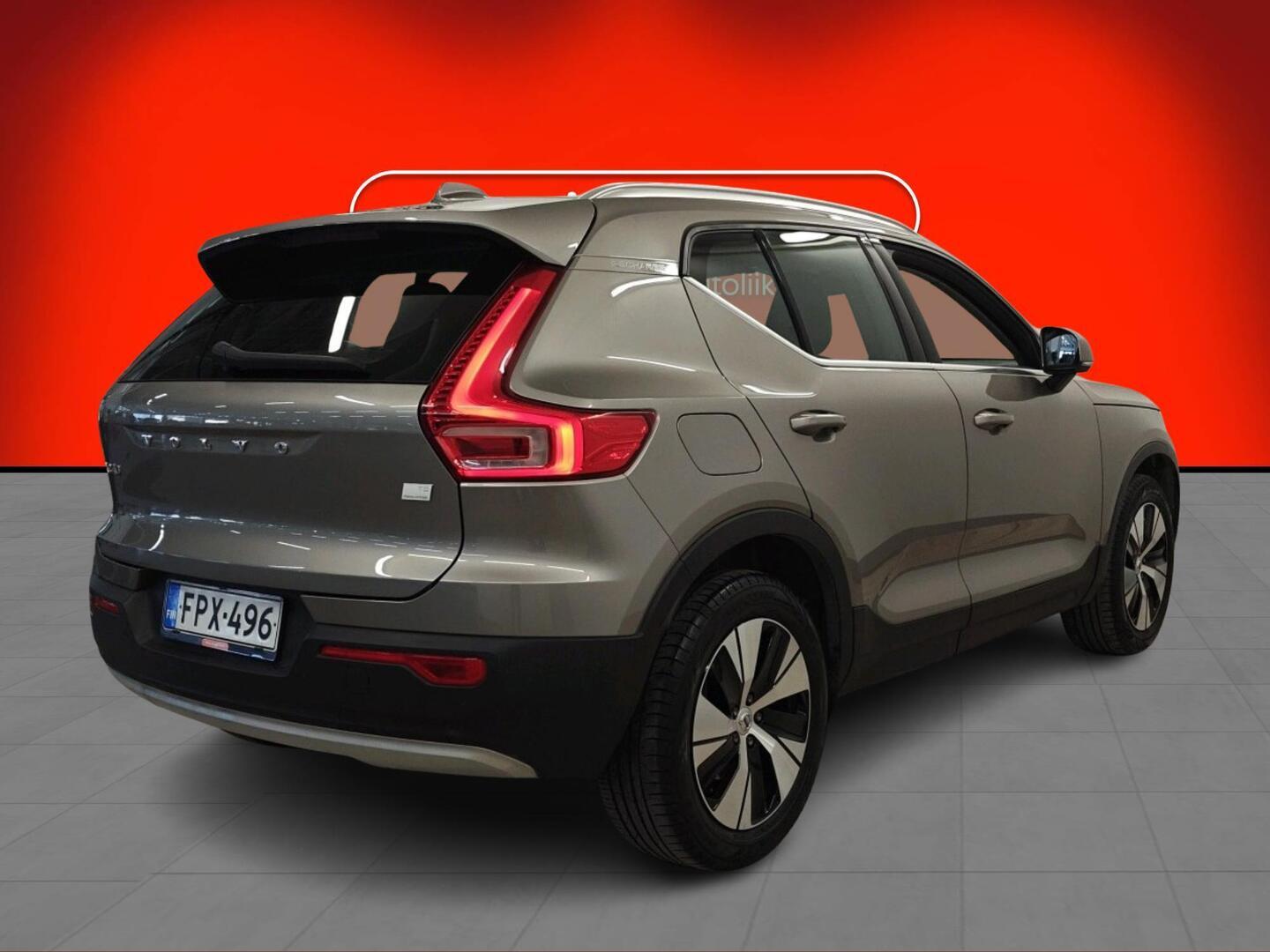 VOLVO XC40 2021
