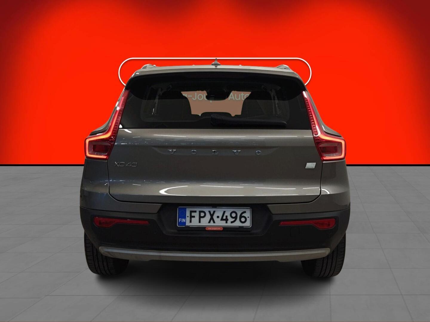 VOLVO XC40 2021