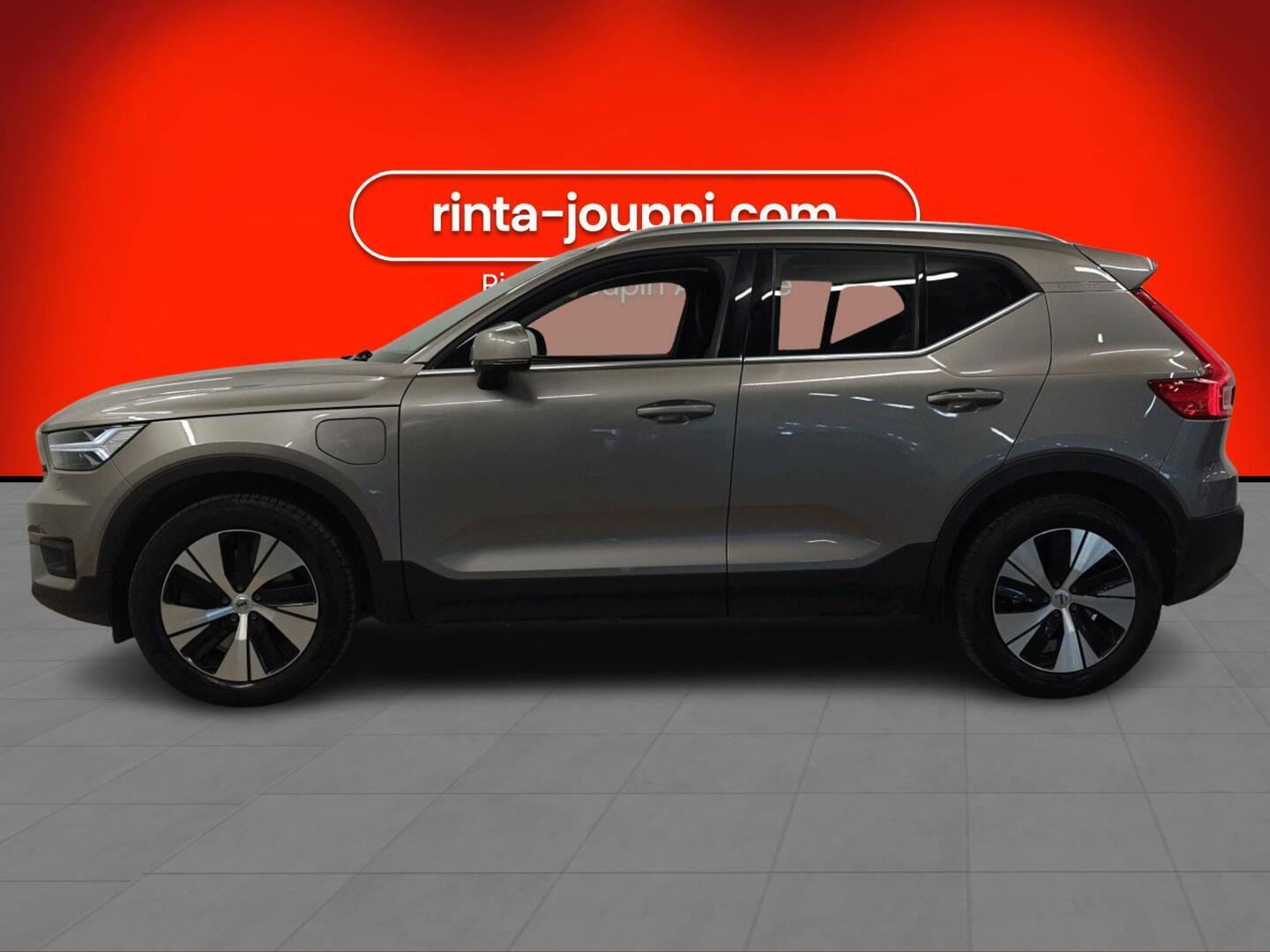 VOLVO XC40 2021