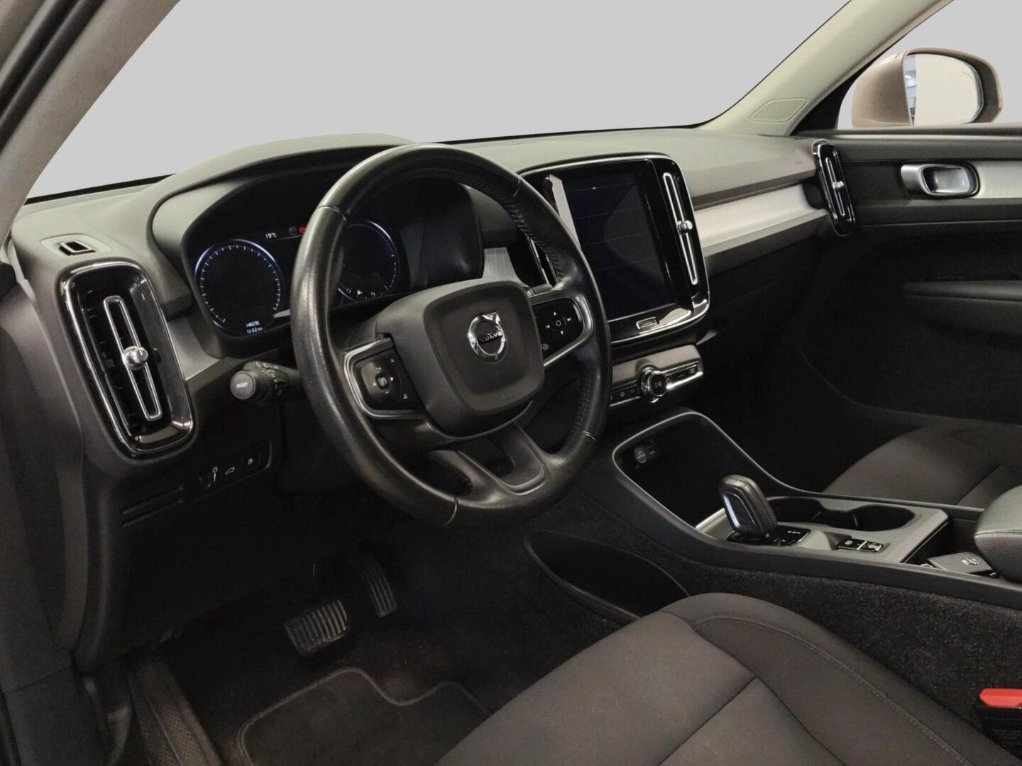 VOLVO XC40 2021