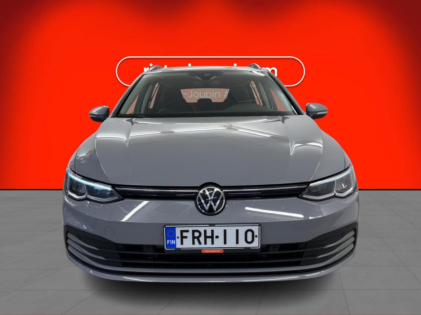 VOLKSWAGEN Golf 2023