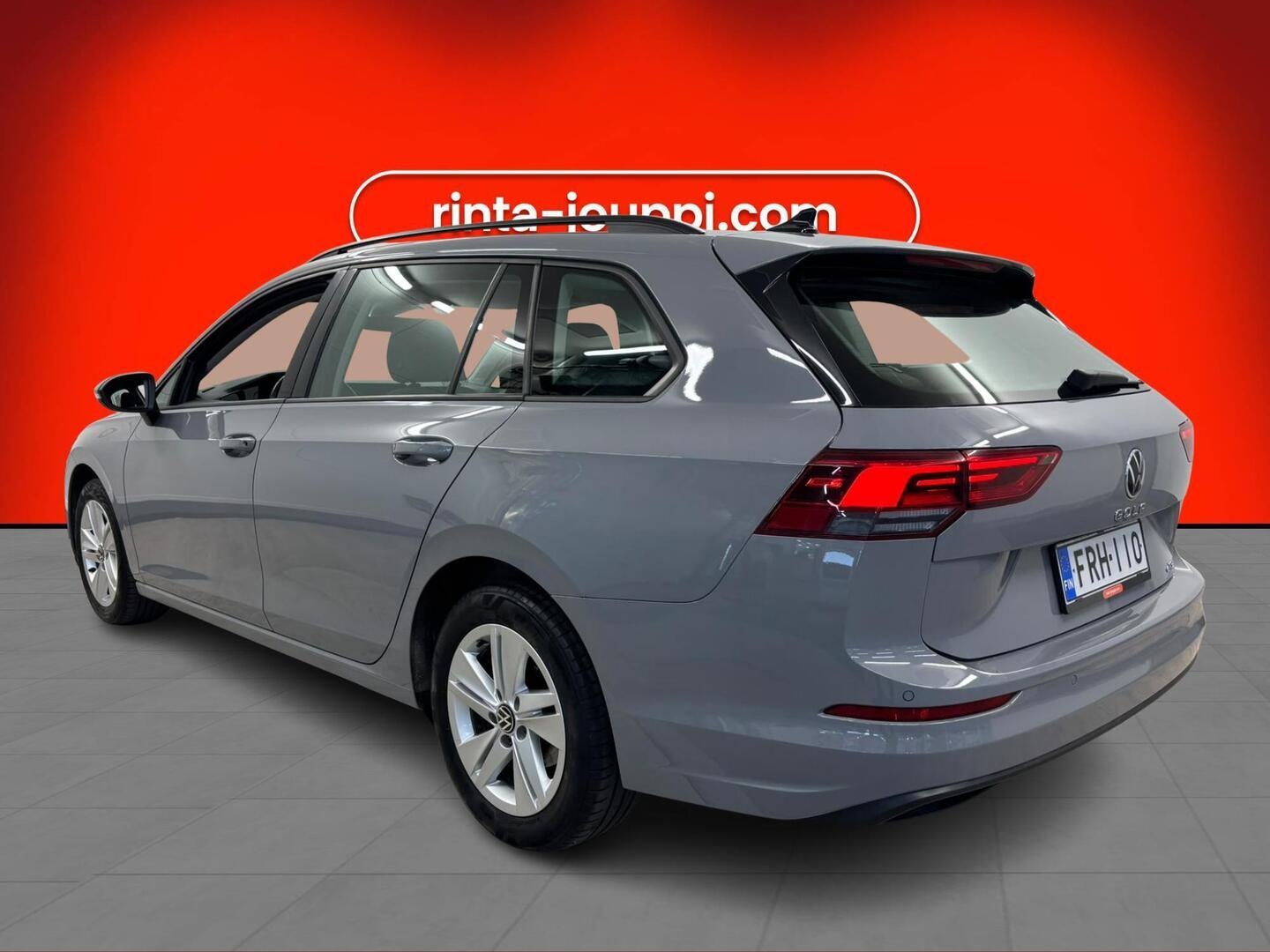 VOLKSWAGEN Golf 2023