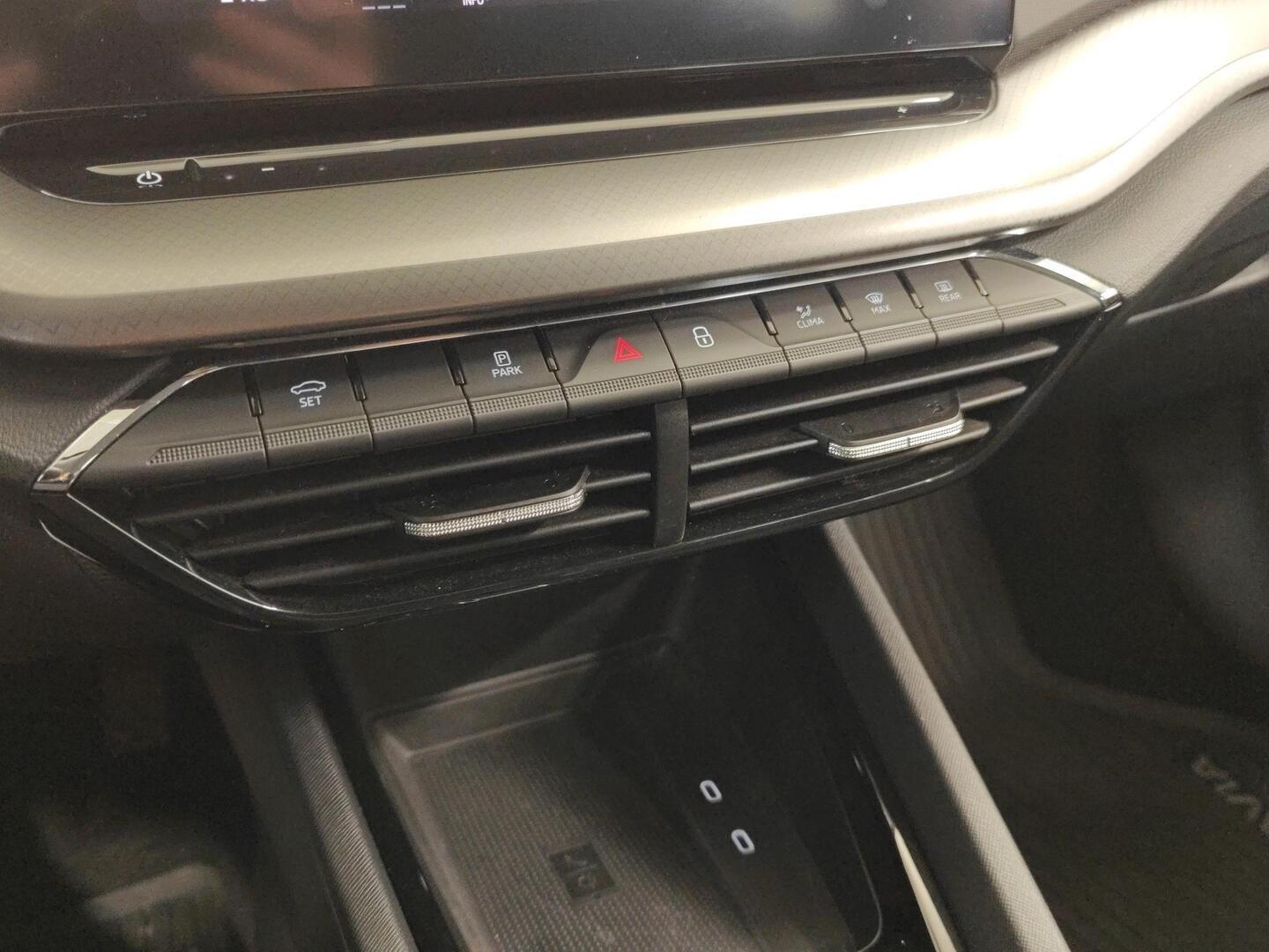 SKODA Octavia 2024
