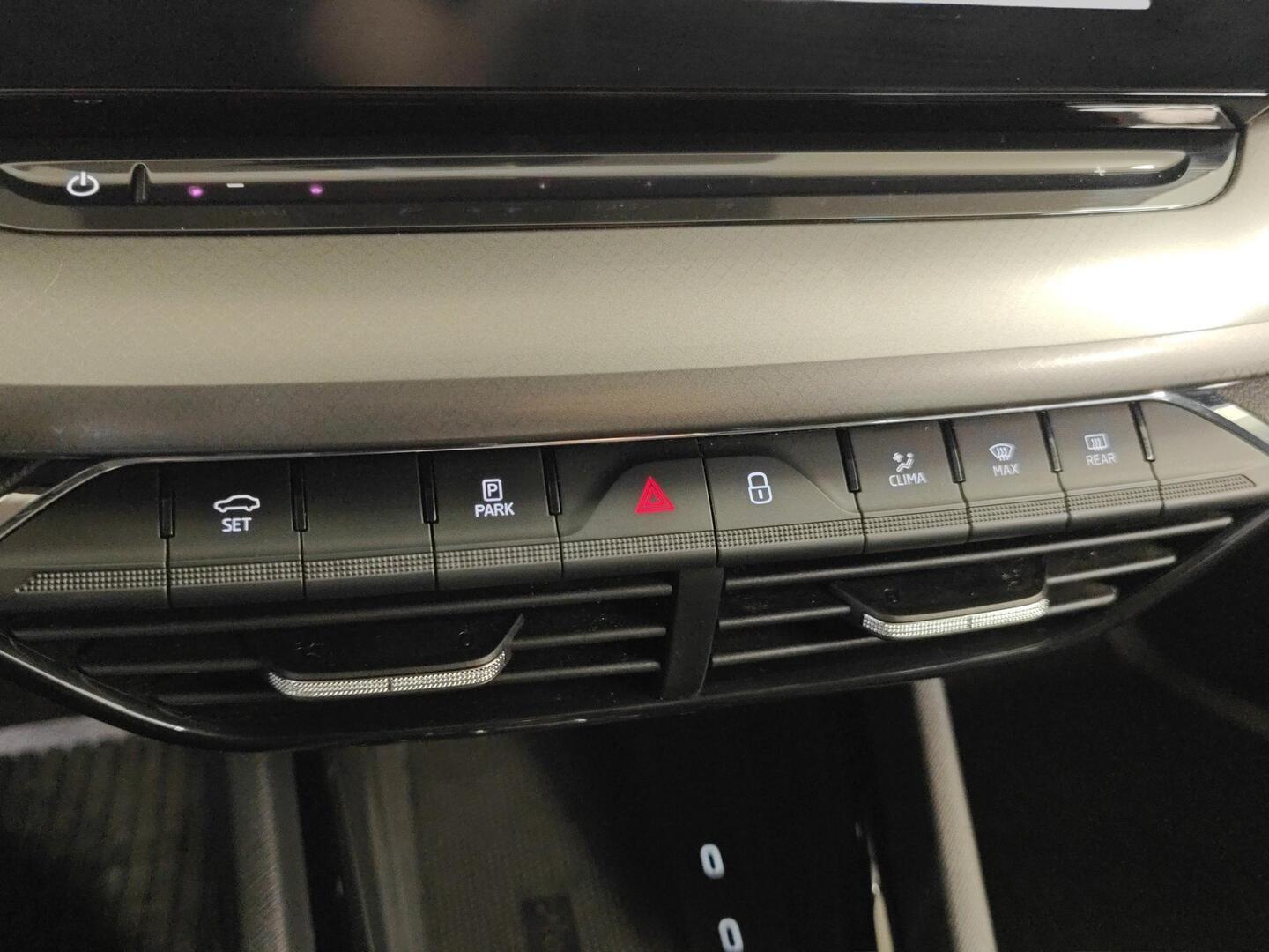 SKODA Octavia 2024