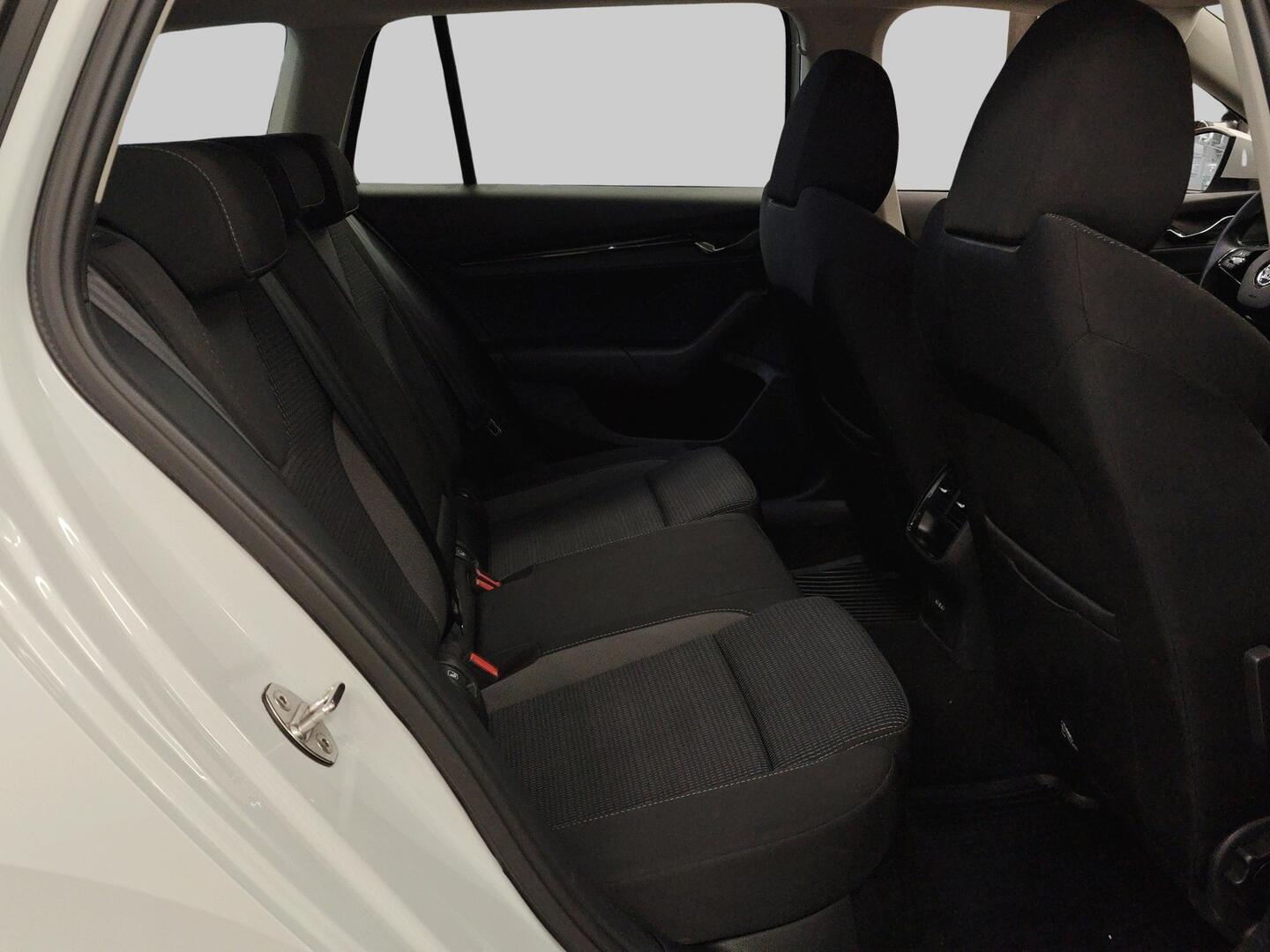 SKODA Octavia 2024