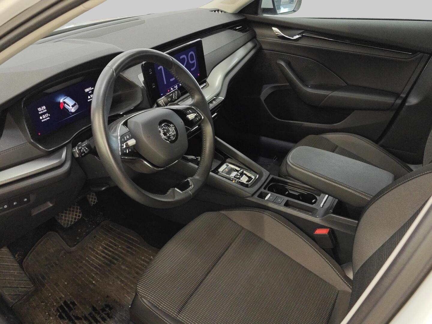 SKODA OCTAVIA 2023