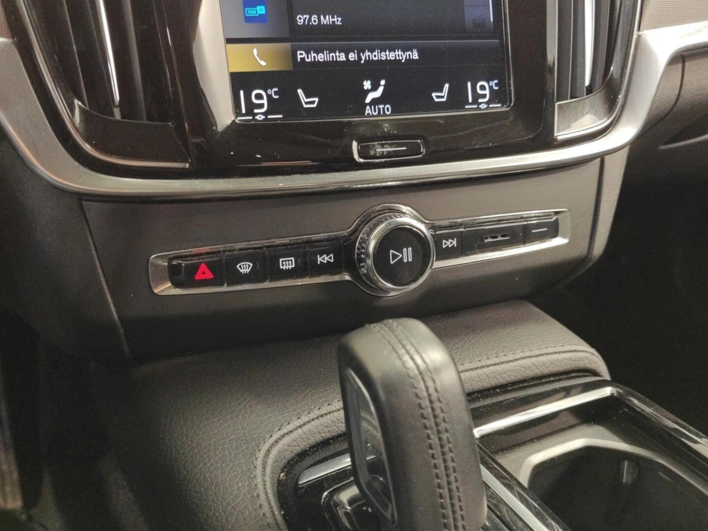 VOLVO V90 2021