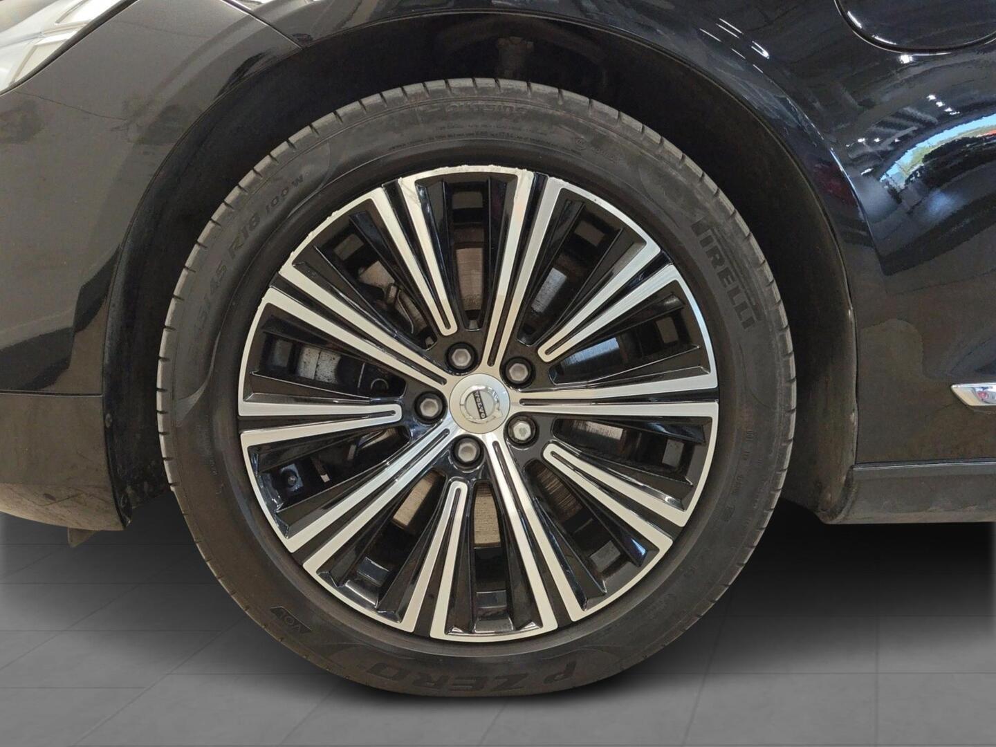 VOLVO V90 2021