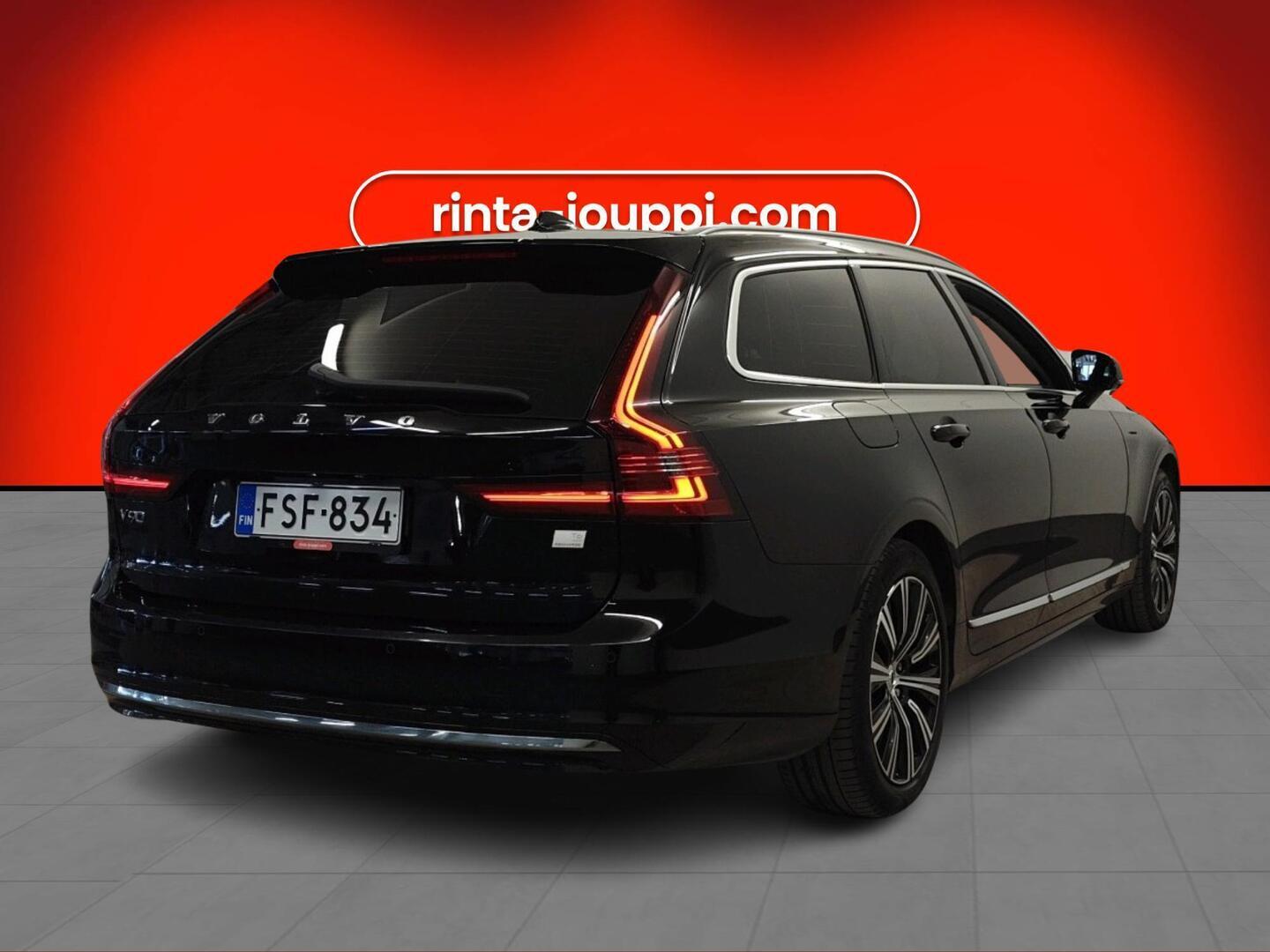 VOLVO V90 2021