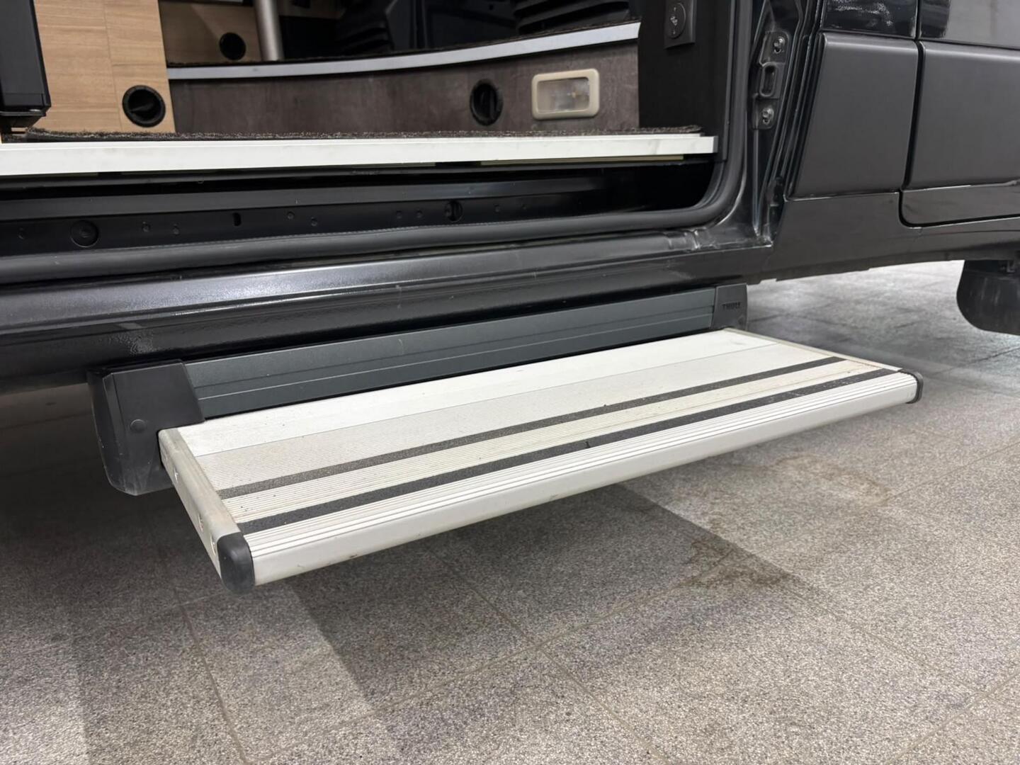 ROADCAR VAN R 600 2024