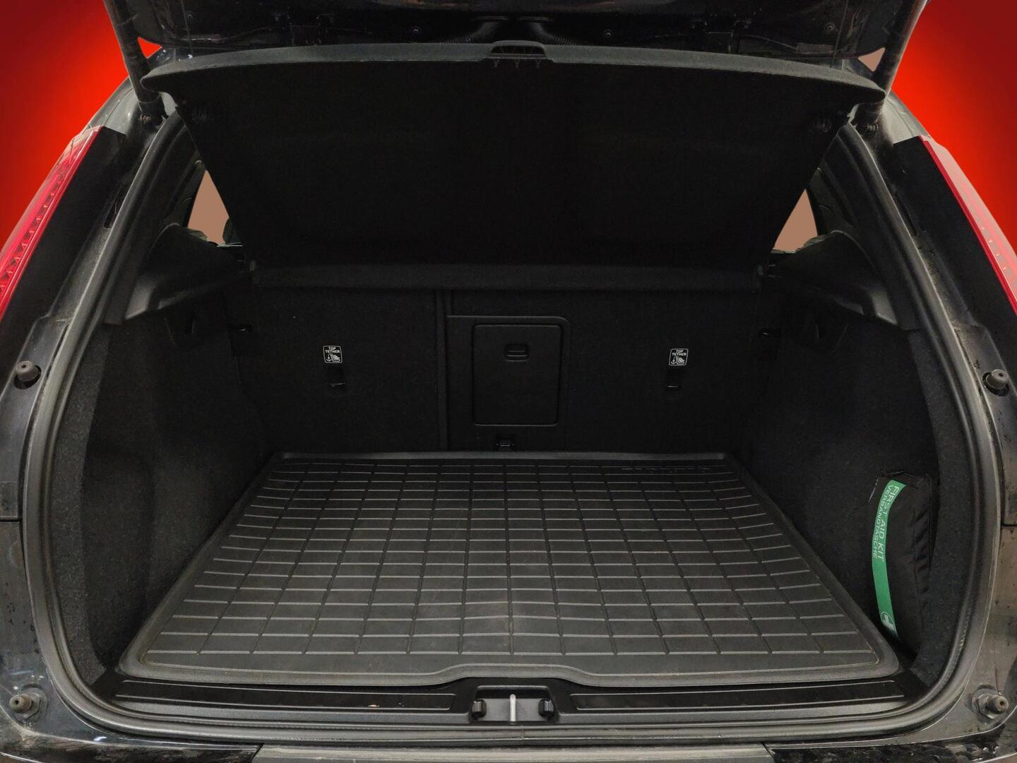 VOLVO XC40 2023