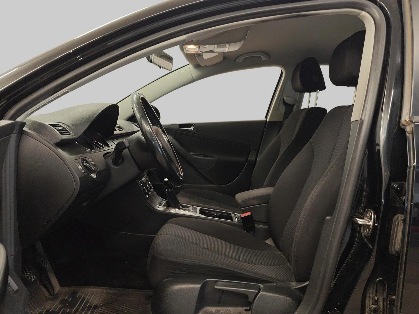 VOLKSWAGEN Passat 2006