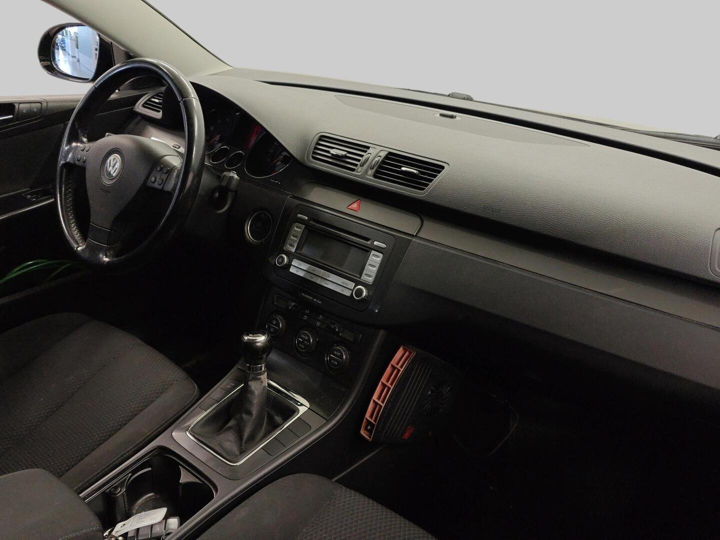 VOLKSWAGEN Passat 2006
