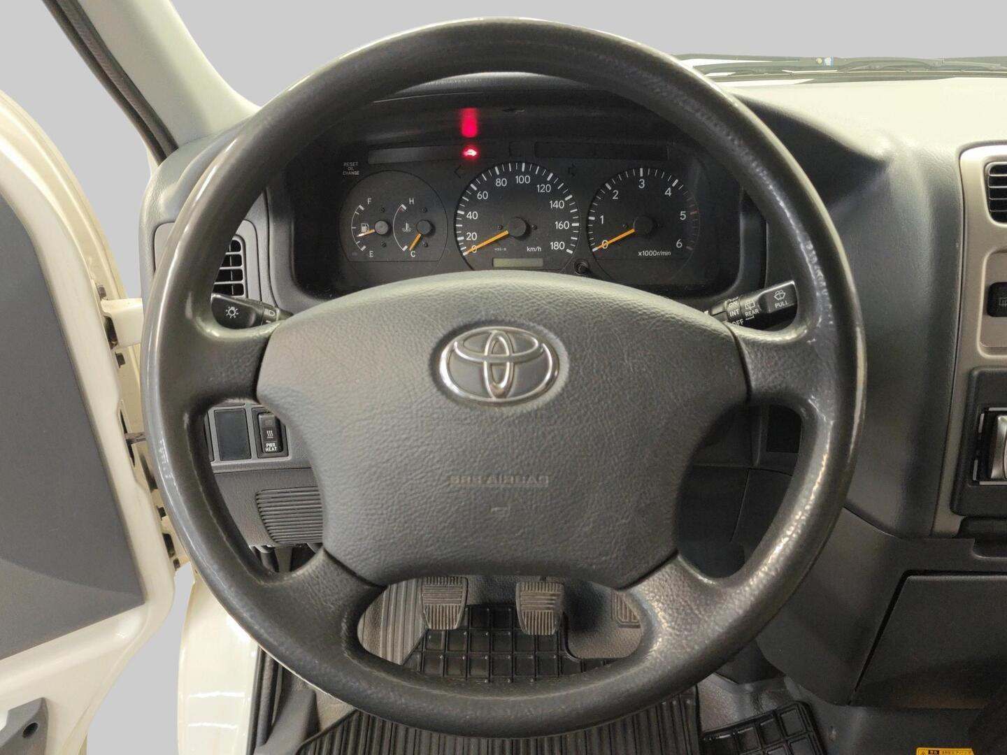 TOYOTA Hiace 2007