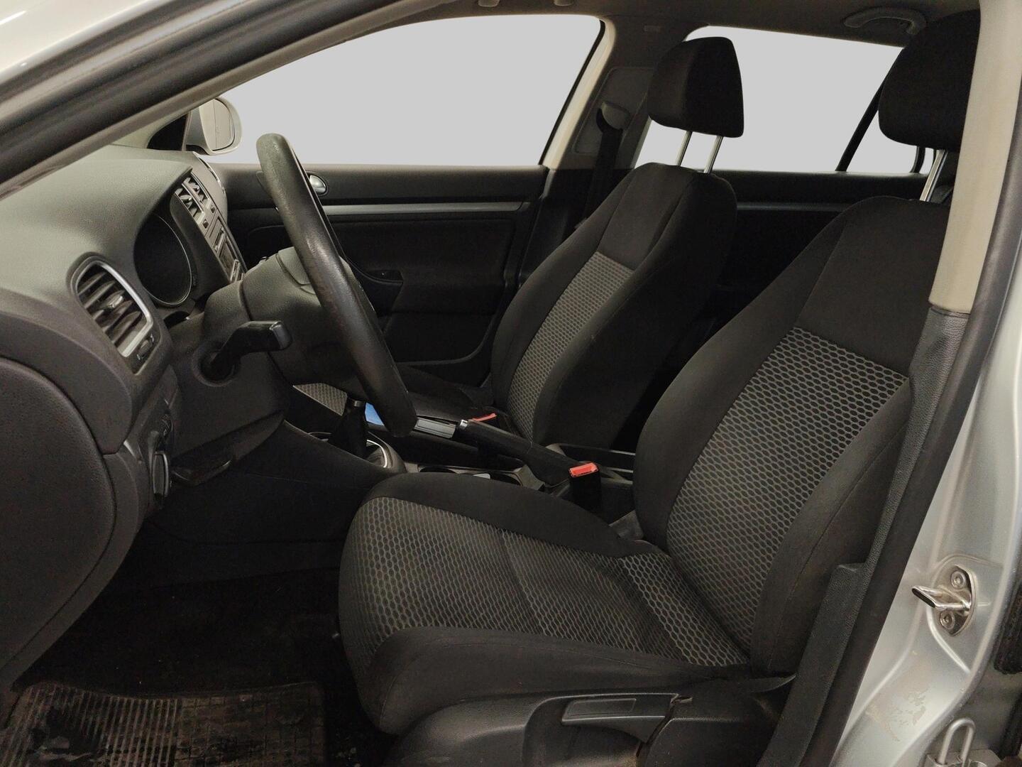 VOLKSWAGEN Golf 2011