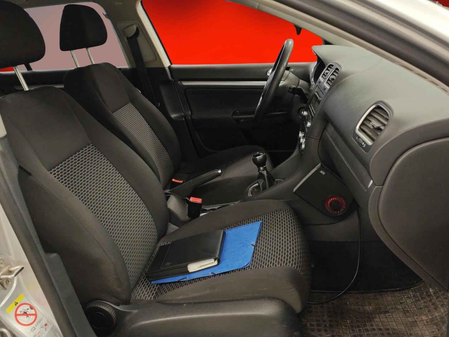 VOLKSWAGEN Golf 2011