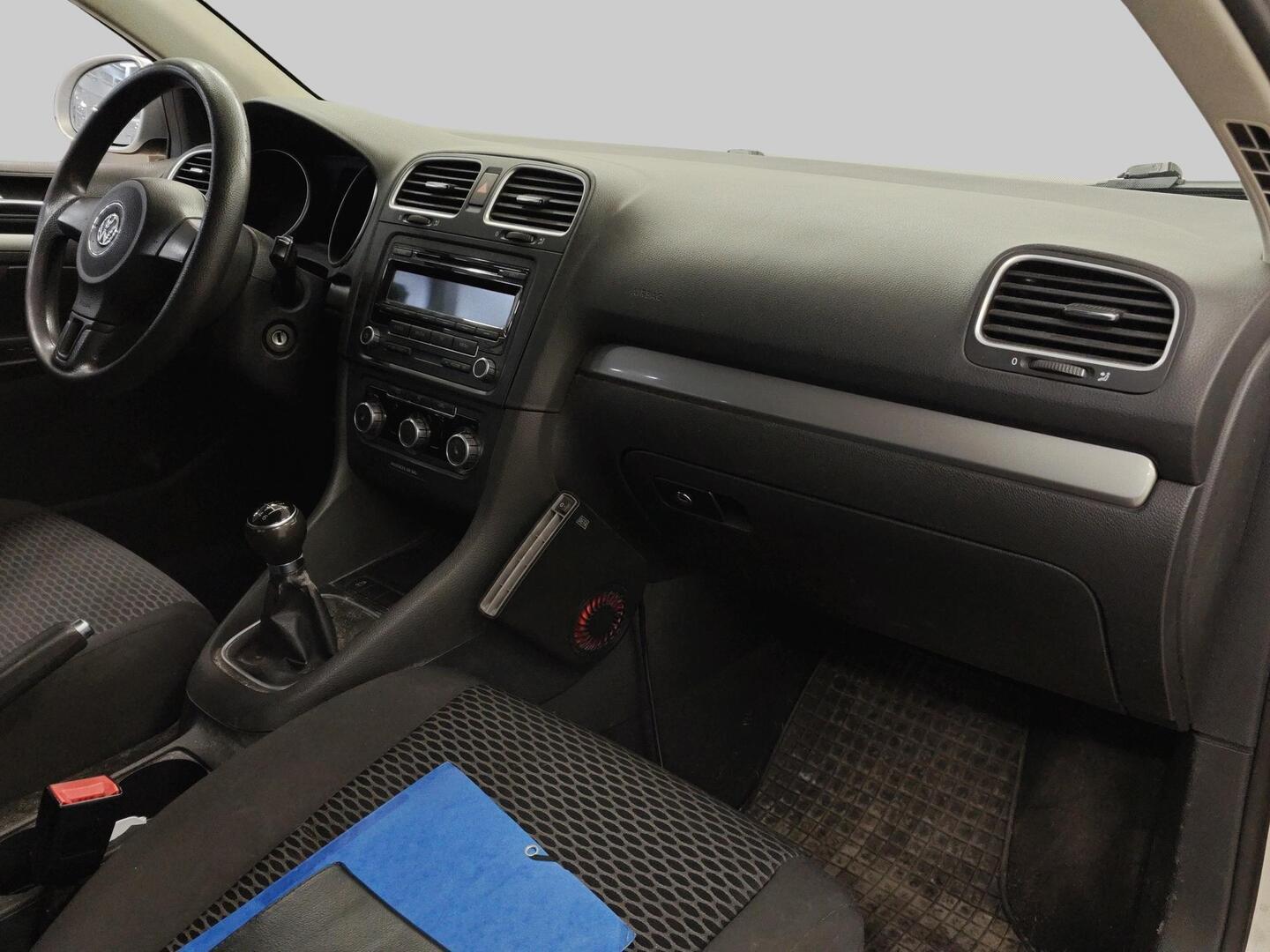 VOLKSWAGEN Golf 2011