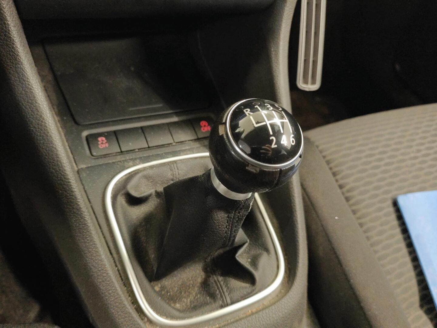 VOLKSWAGEN Golf 2011