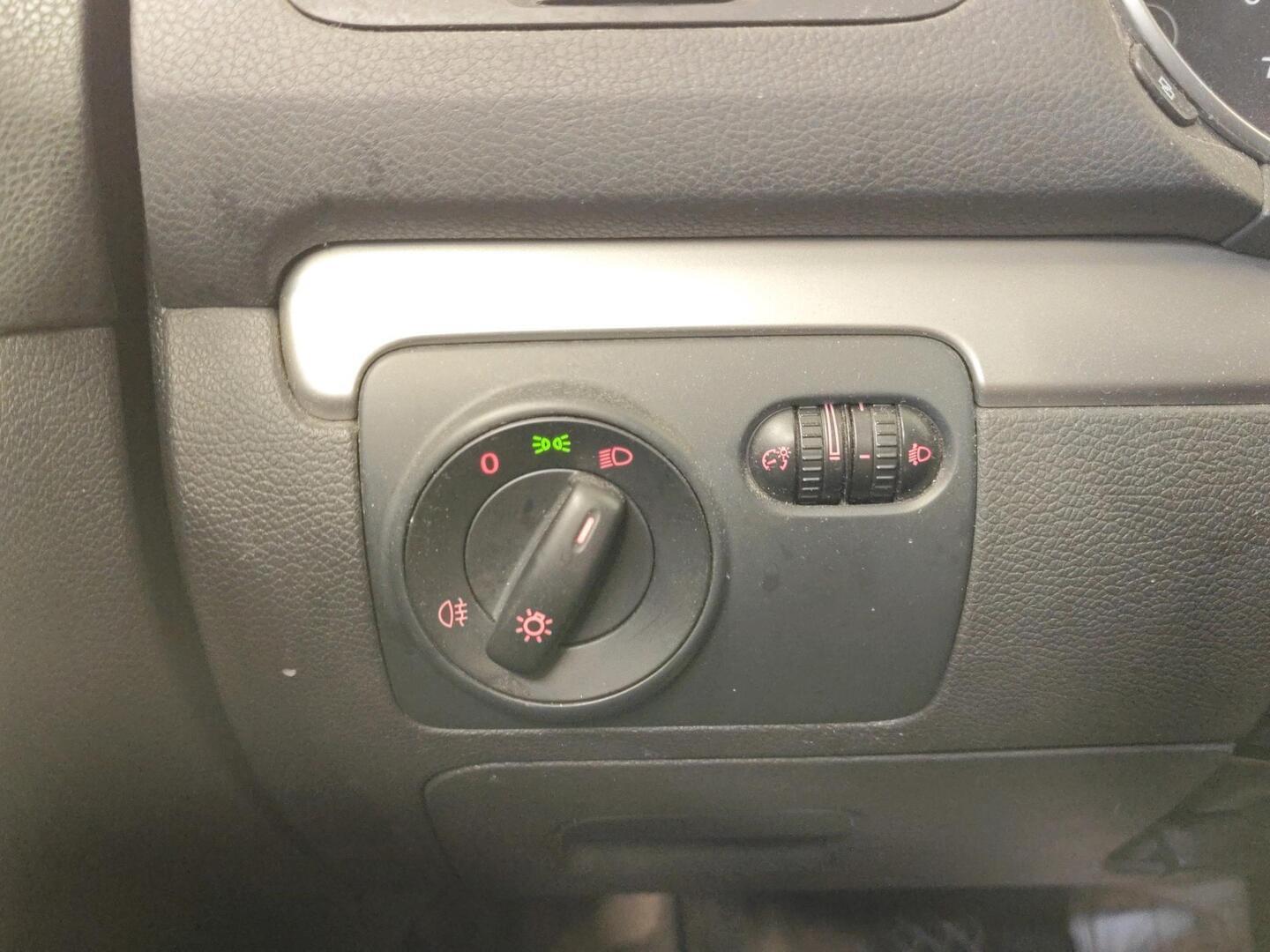 VOLKSWAGEN Golf 2011