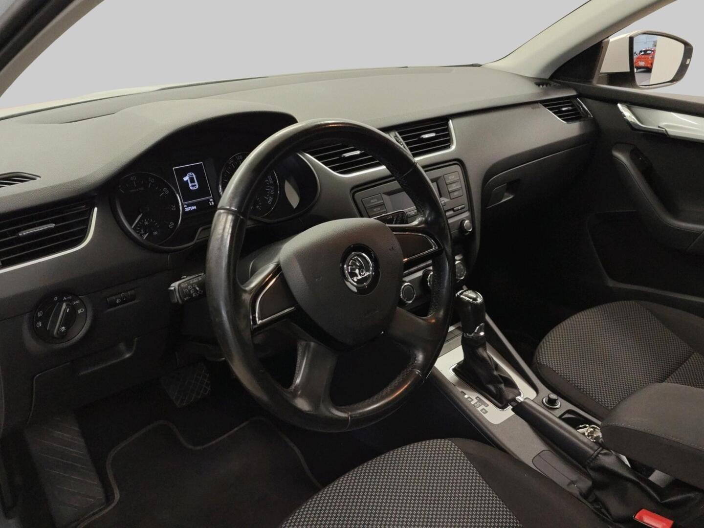 SKODA Octavia 2014
