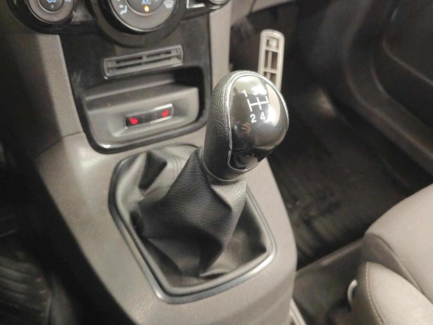 FORD Fiesta Van 2014