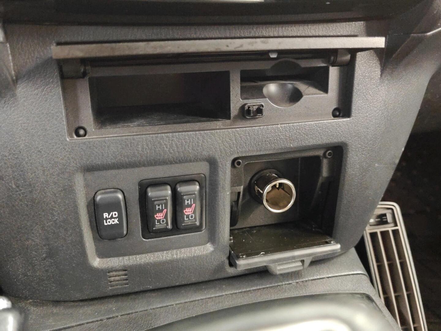 MITSUBISHI Pajero 2016