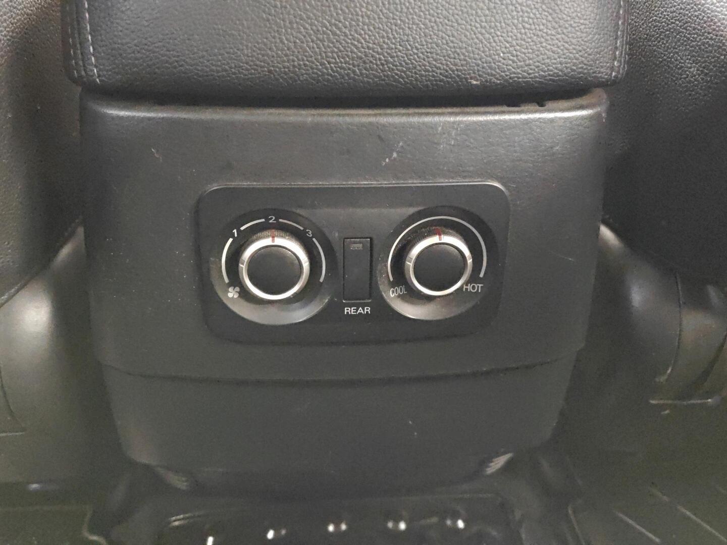 MITSUBISHI Pajero 2016