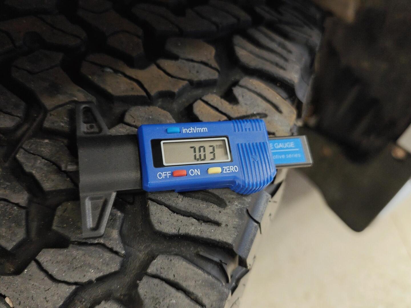 MITSUBISHI Pajero 2016