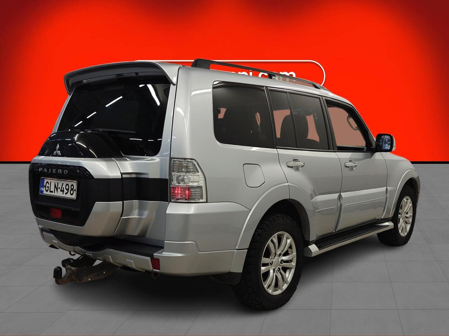 MITSUBISHI Pajero 2016