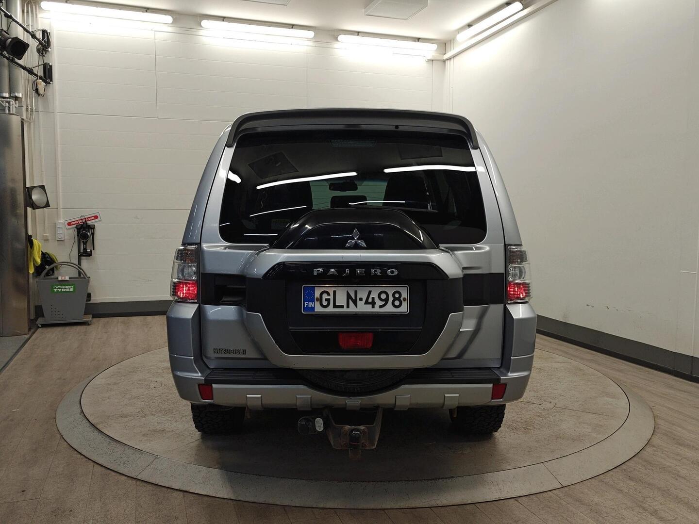 MITSUBISHI Pajero 2016