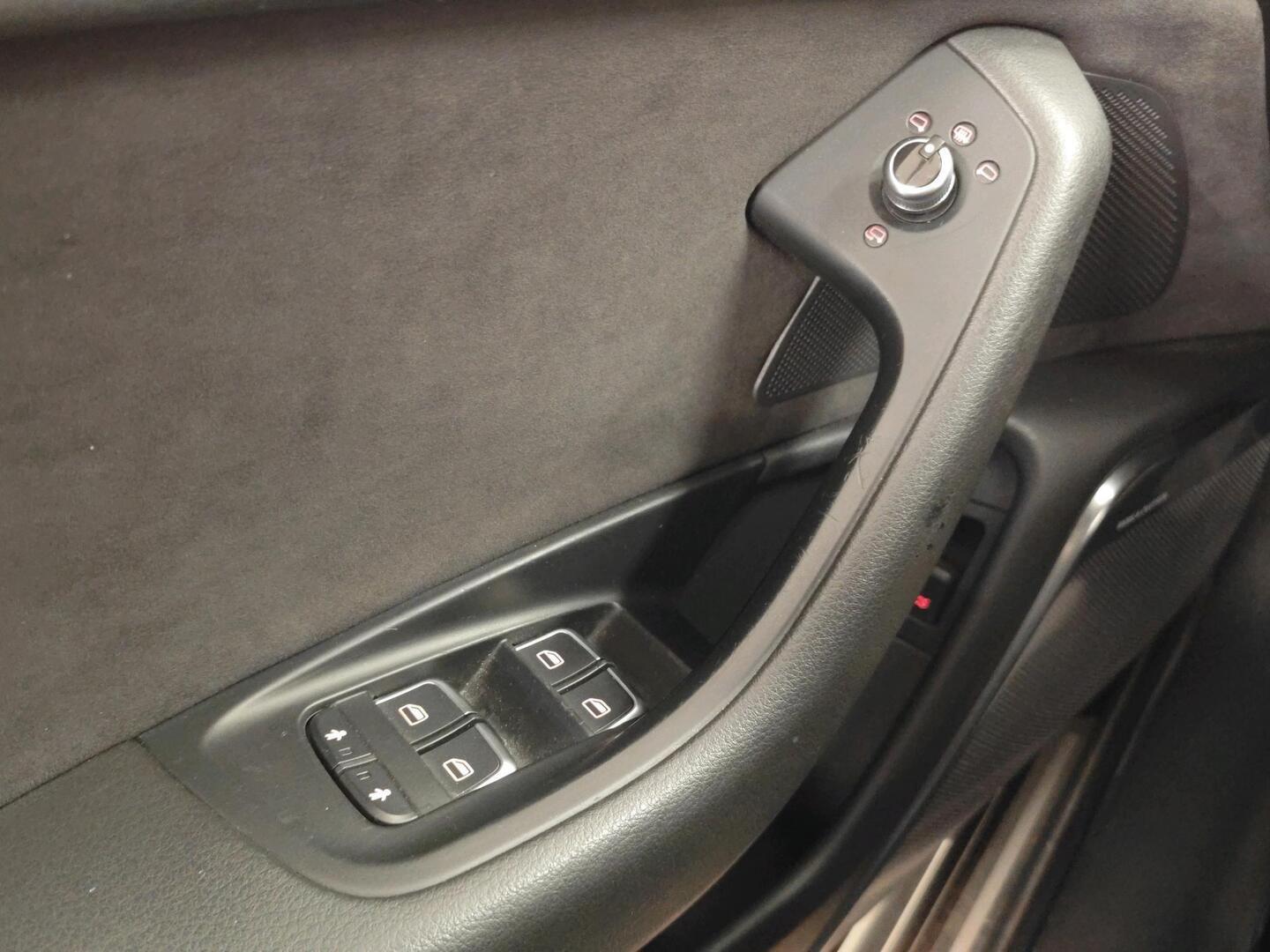 AUDI A6 2012