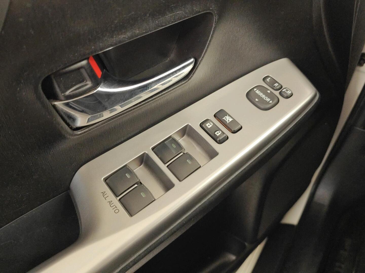 TOYOTA Prius+ 2019
