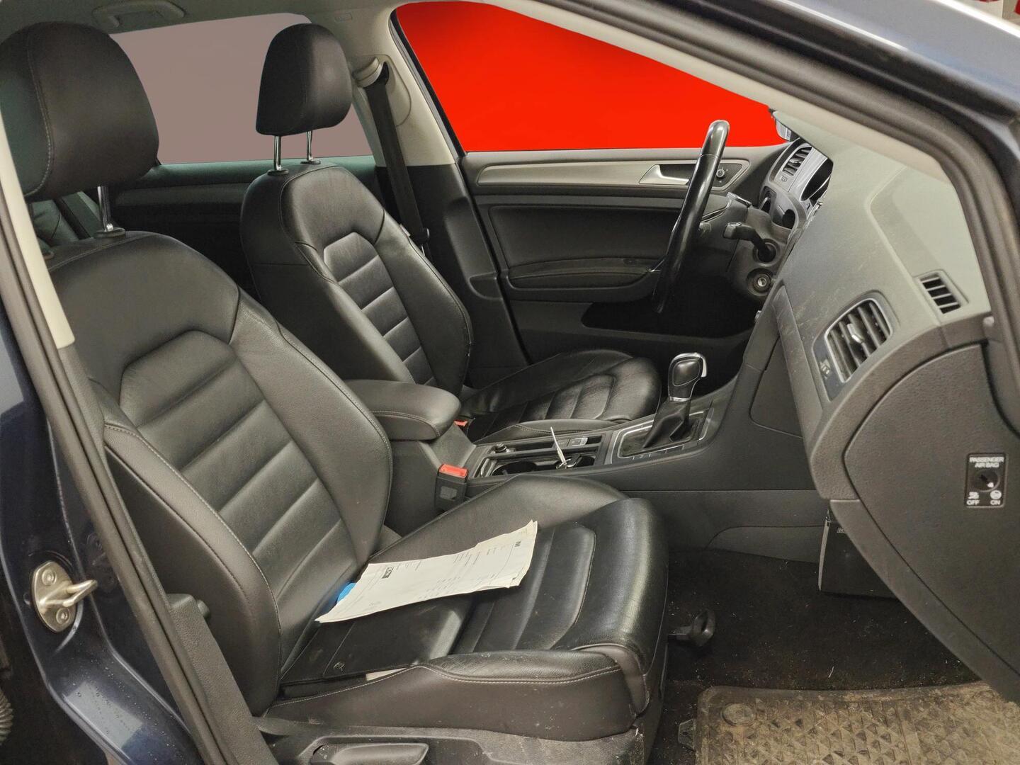 VOLKSWAGEN Golf 2014