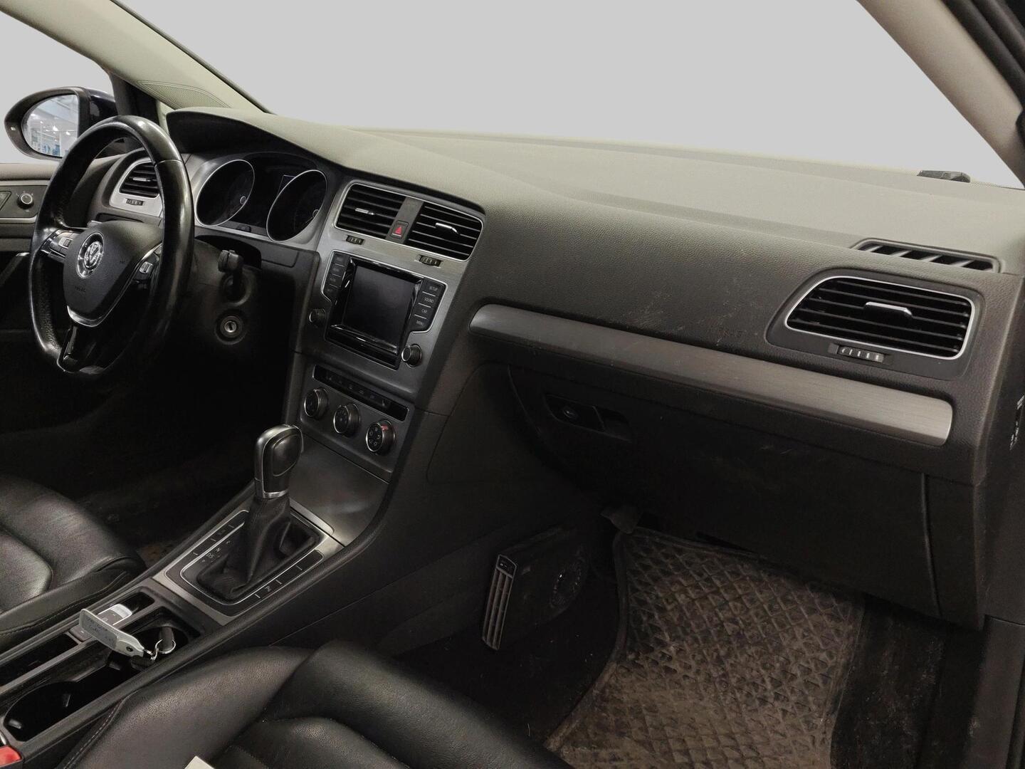 VOLKSWAGEN Golf 2014