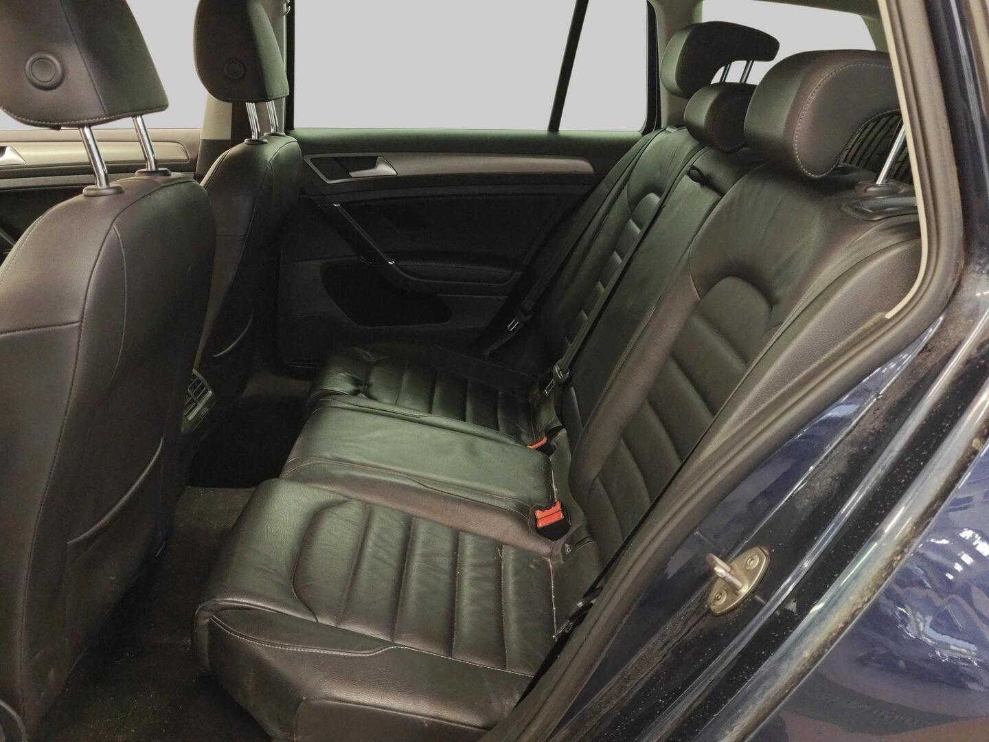 VOLKSWAGEN Golf 2014