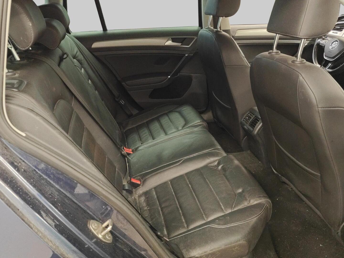 VOLKSWAGEN Golf 2014