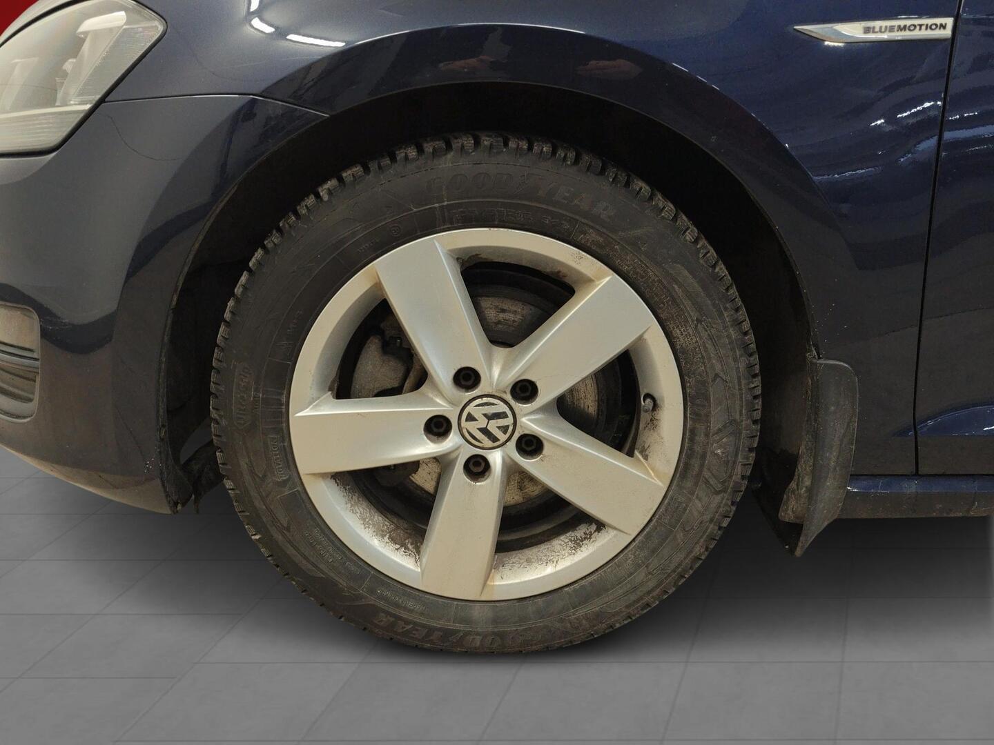 VOLKSWAGEN Golf 2014