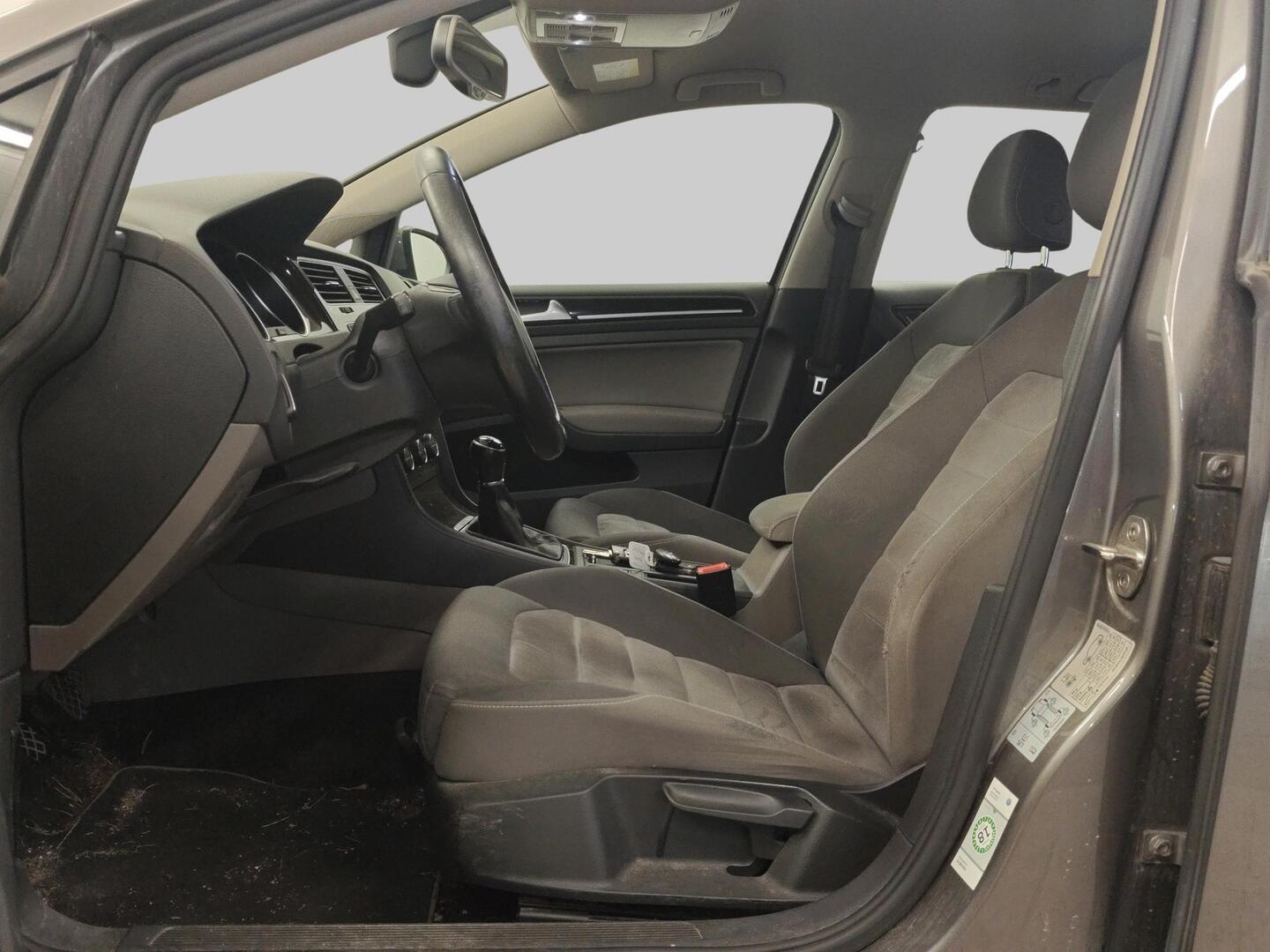 VOLKSWAGEN Golf 2015