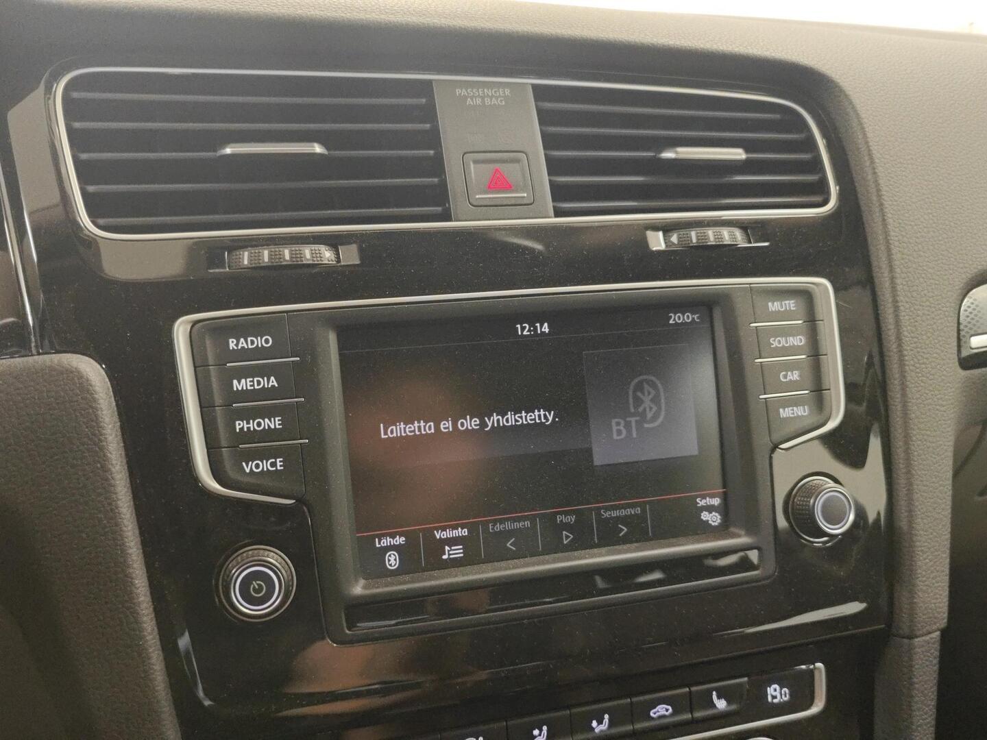 VOLKSWAGEN Golf 2015