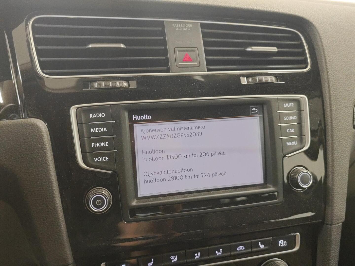 VOLKSWAGEN Golf 2015