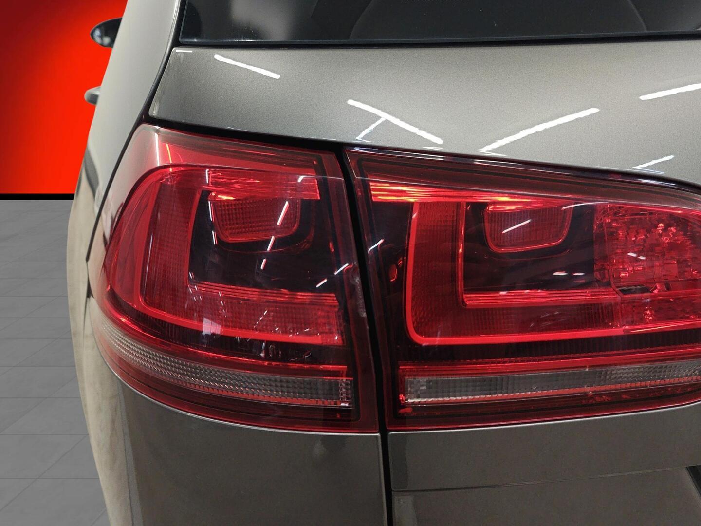 VOLKSWAGEN Golf 2015