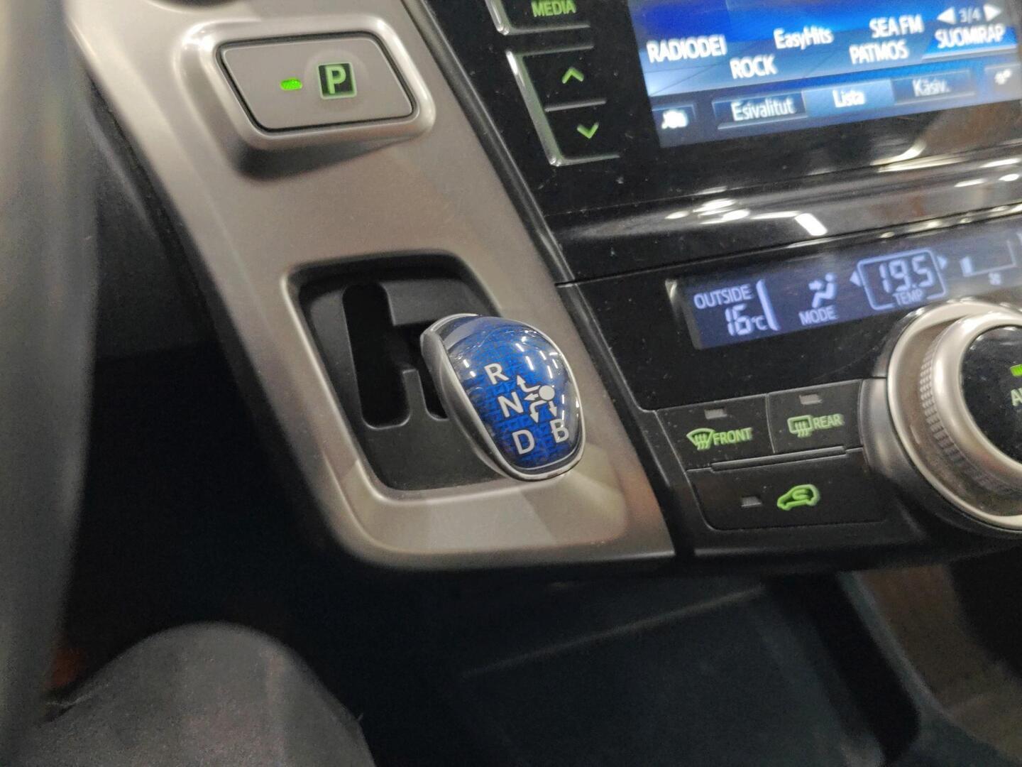 TOYOTA PRIUS+ 2019